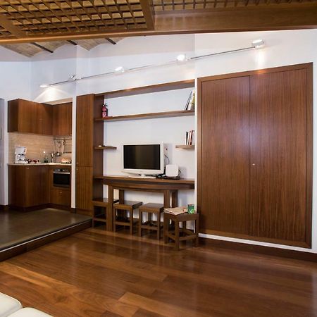 Trevi Fountain - Lovely Loft Apartment โรม ภายนอก รูปภาพ
