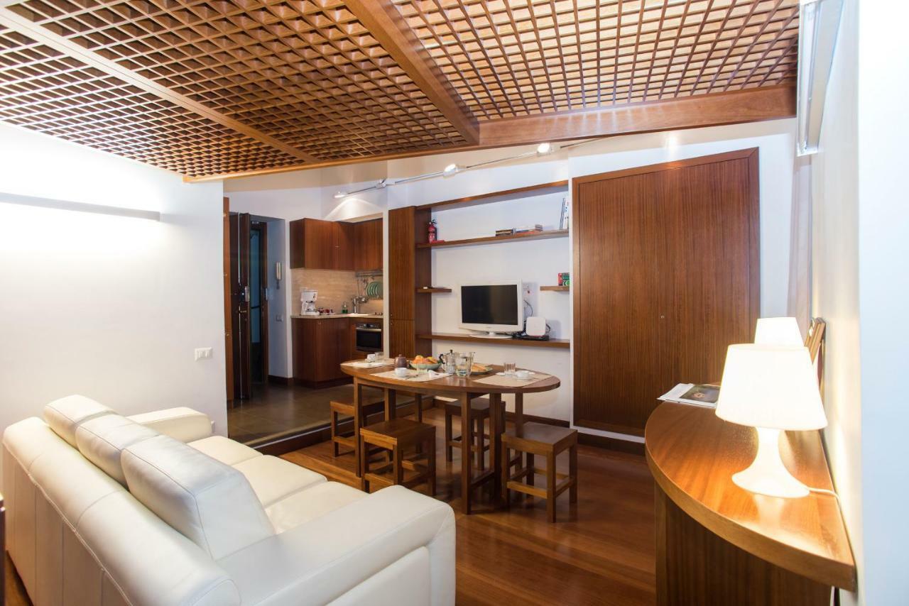 Trevi Fountain - Lovely Loft Apartment โรม ภายนอก รูปภาพ