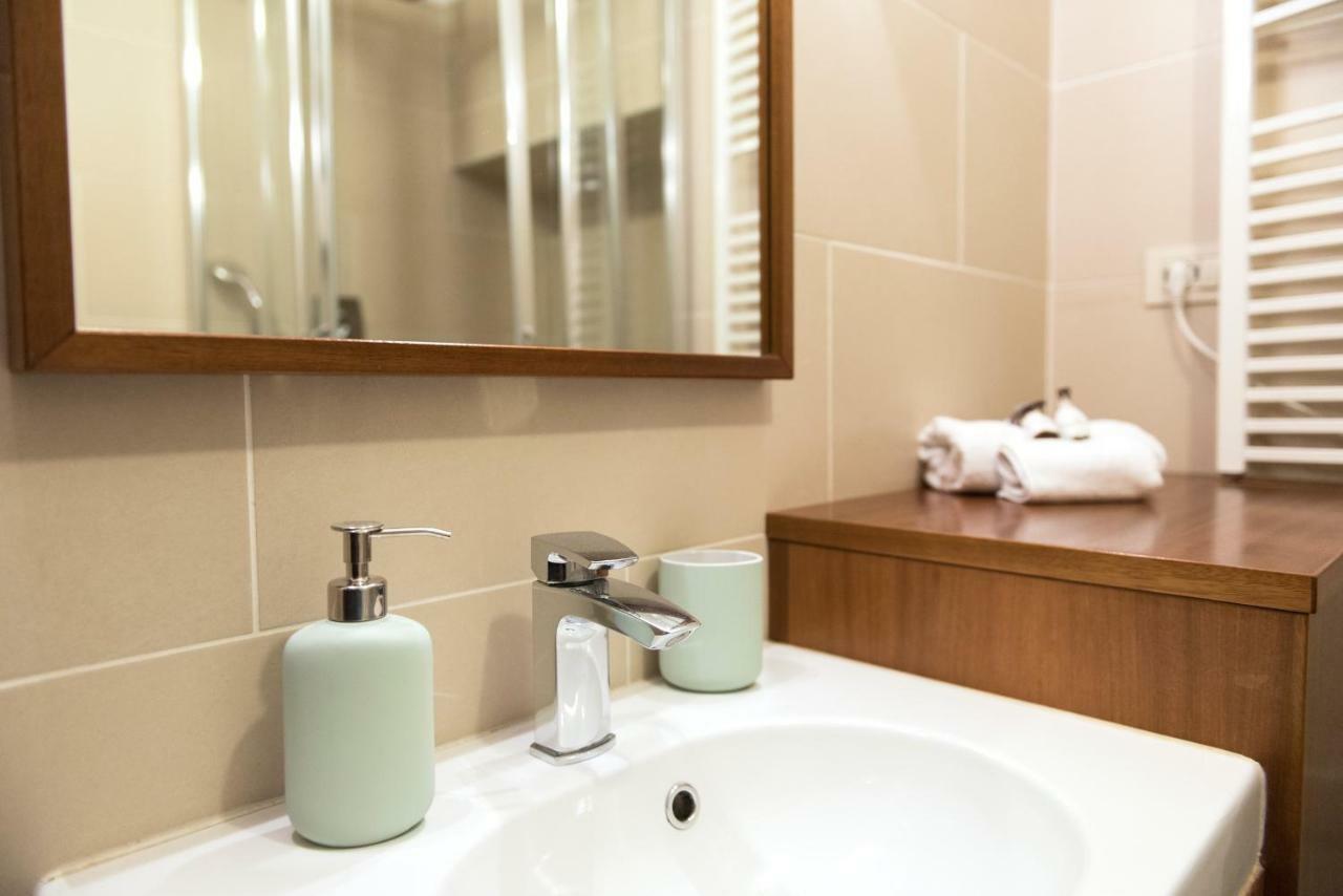 Trevi Fountain - Lovely Loft Apartment โรม ภายนอก รูปภาพ