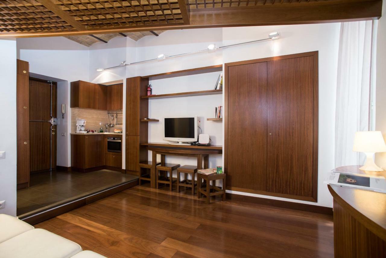 Trevi Fountain - Lovely Loft Apartment โรม ภายนอก รูปภาพ
